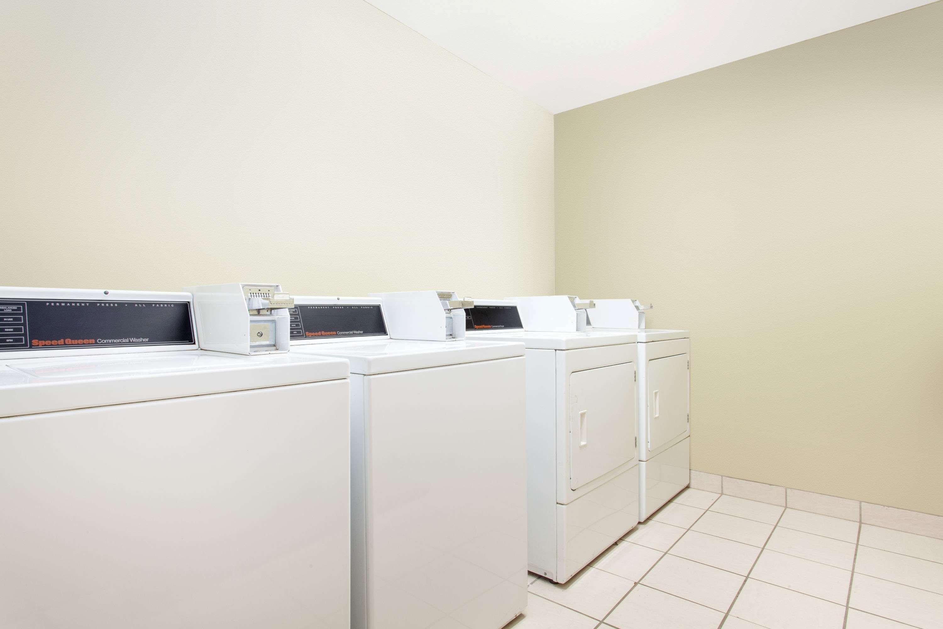 Super 8 By Wyndham Mccall Extérieur photo