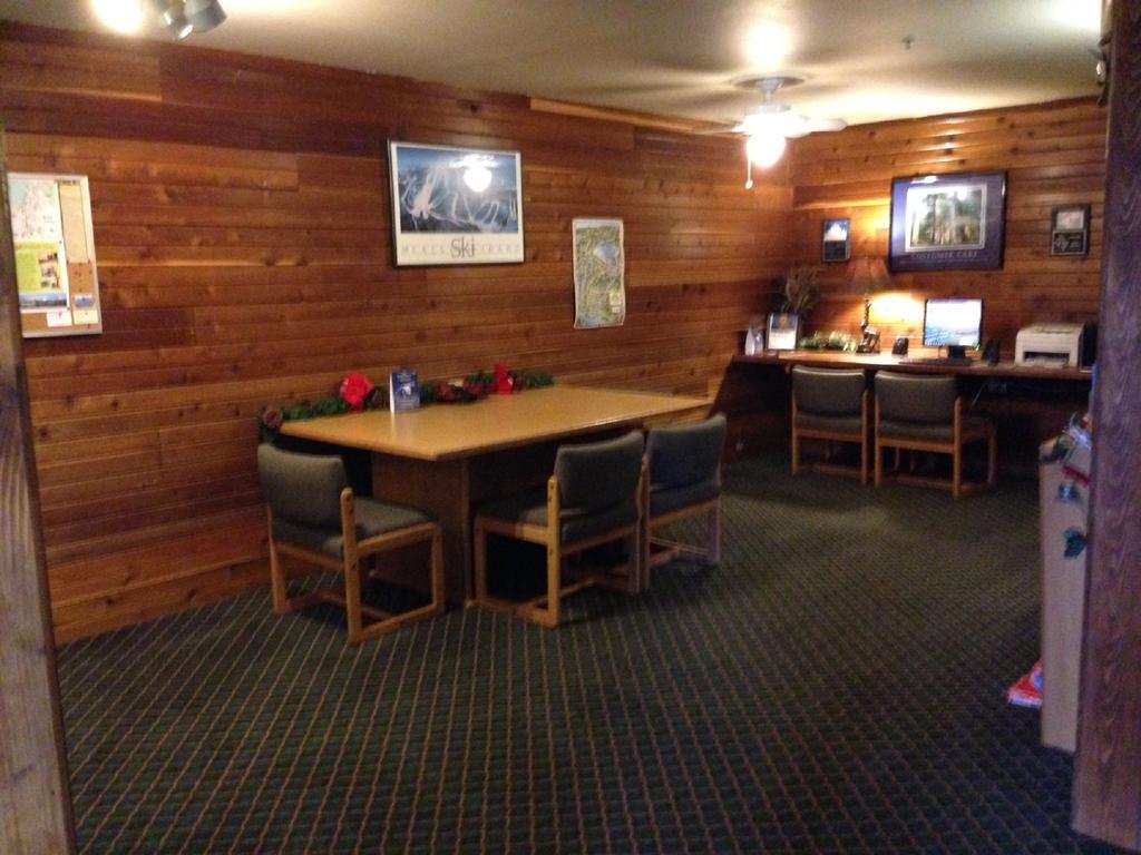 Super 8 By Wyndham Mccall Extérieur photo