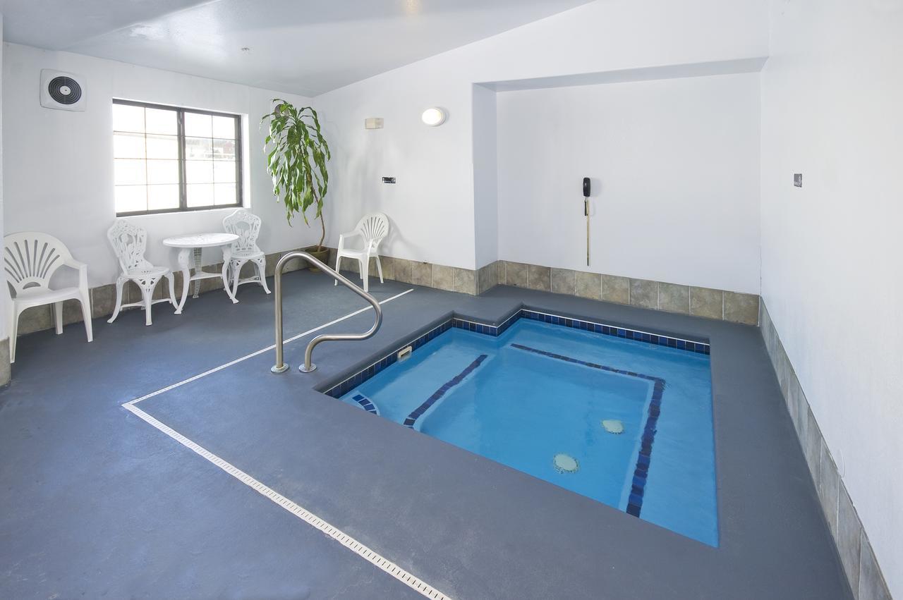 Super 8 By Wyndham Mccall Extérieur photo